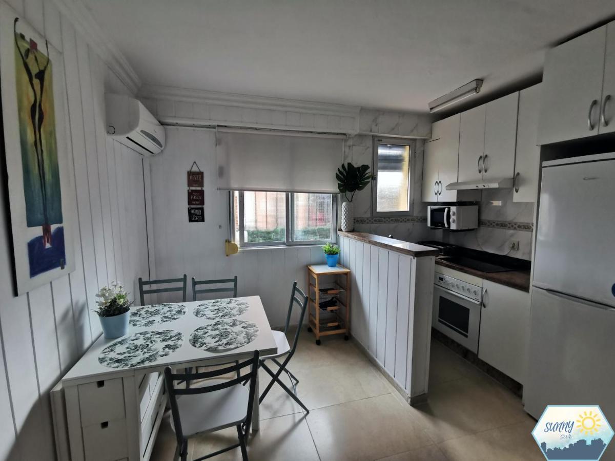 Sunny Los Alamos Apartment ตอร์เรโมลิโนส ภายนอก รูปภาพ